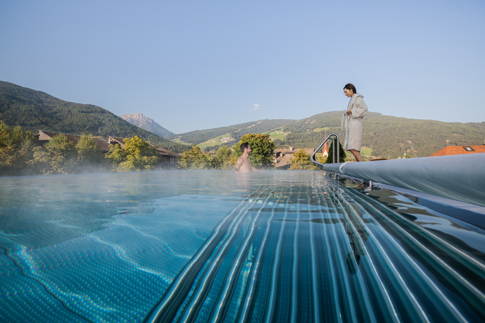 Der Sky Pool im Hotel Fameli