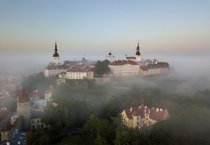 Mittelalterlich und doch modern: die Altstadt Tallinns in Estland.