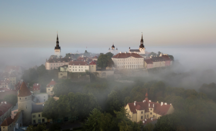 Mittelalterlich und doch modern: die Altstadt Tallinns in Estland.