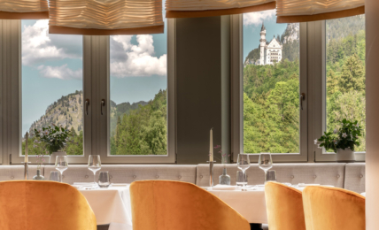 Schöne Aussicht vom AMERON Neuschwanstein Alpsee Resort im Allgäu