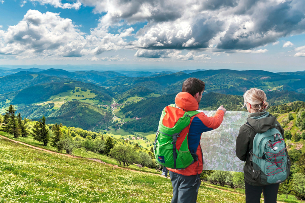 Gut ausgebaute Wanderwege bieten Wanderspass und tolle Ausblicke in der Schwarzwaldregion Belchen