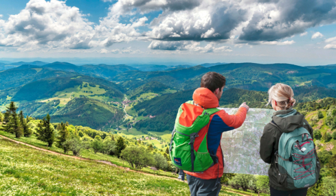 Gut ausgebaute Wanderwege bieten Wanderspass und tolle Ausblicke in der Schwarzwaldregion Belchen