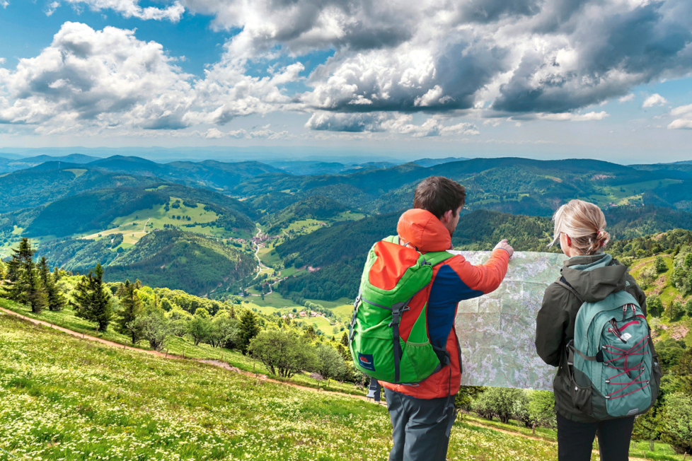 Gut ausgebaute Wanderwege bieten Wanderspass und tolle Ausblicke in der Schwarzwaldregion Belchen