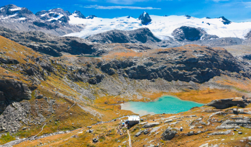 Traumhaftes Tagesziel: die Berghütte Alberto Deffeyes im Aostatal.