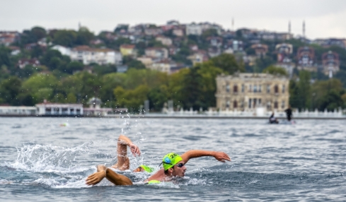 Man schwimmt im Meer